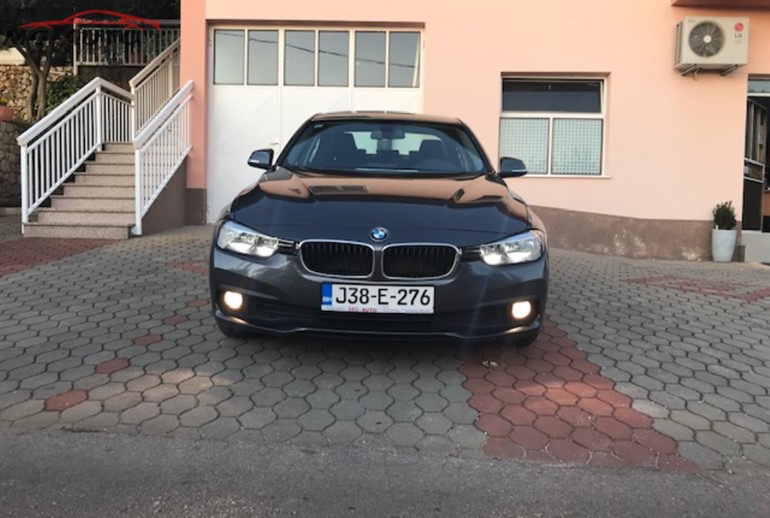 BMW
 3-Series 318 2.0D SPORT