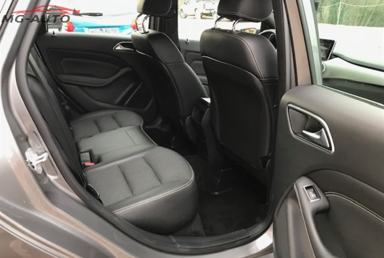 Mercedes-Benz
 B-Class B200 CDI