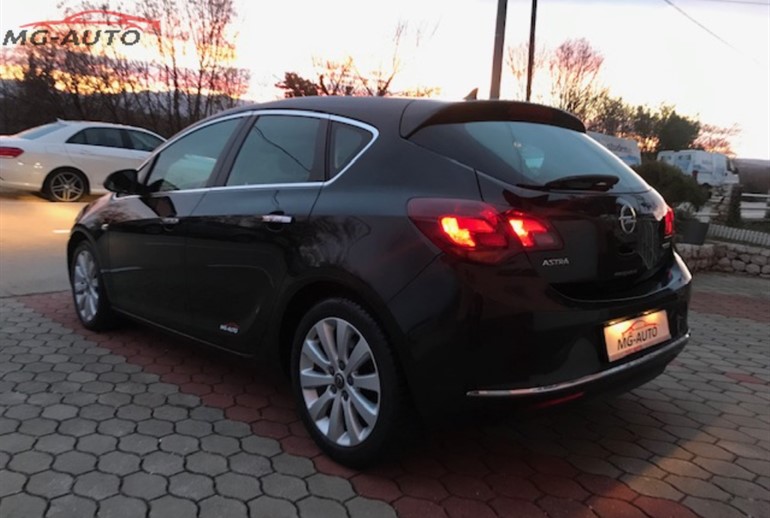 Opel Astra 1.7 CDTI COSMO