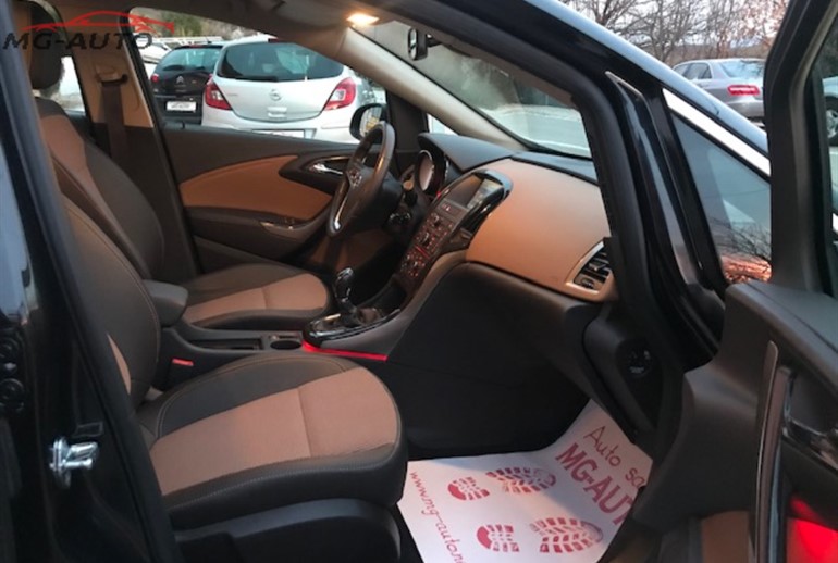 Opel Astra 1.7 CDTI COSMO
