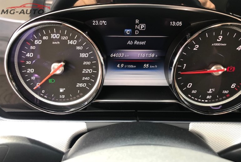 Mercedes-Benz
 E-Class
 E200CDI AVANTGARDE