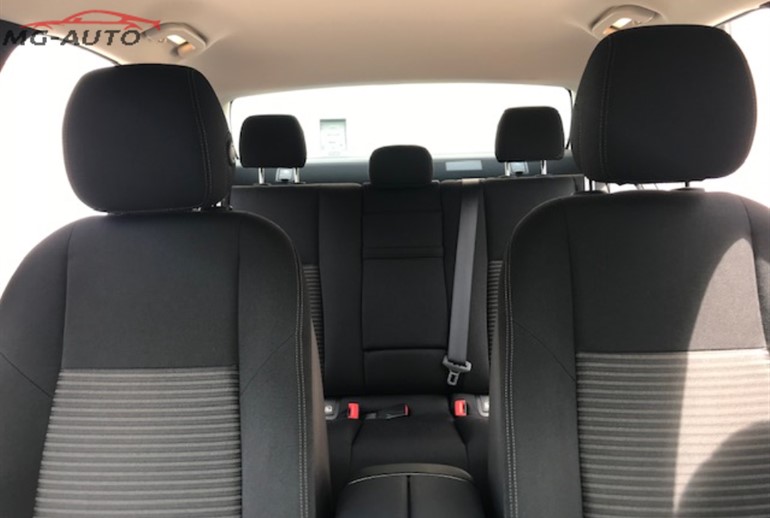 Mercedes-Benz
 E-Class
 E200CDI AVANTGARDE