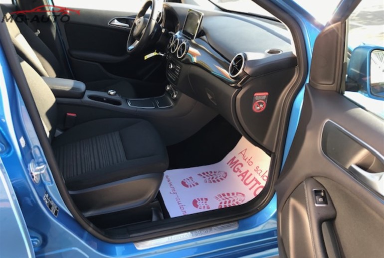 Mercedes-Benz
 B-Class B180d--Automatic